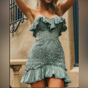 Selfie Leslie Mae sweetheart neckline crochet dress in sage size M